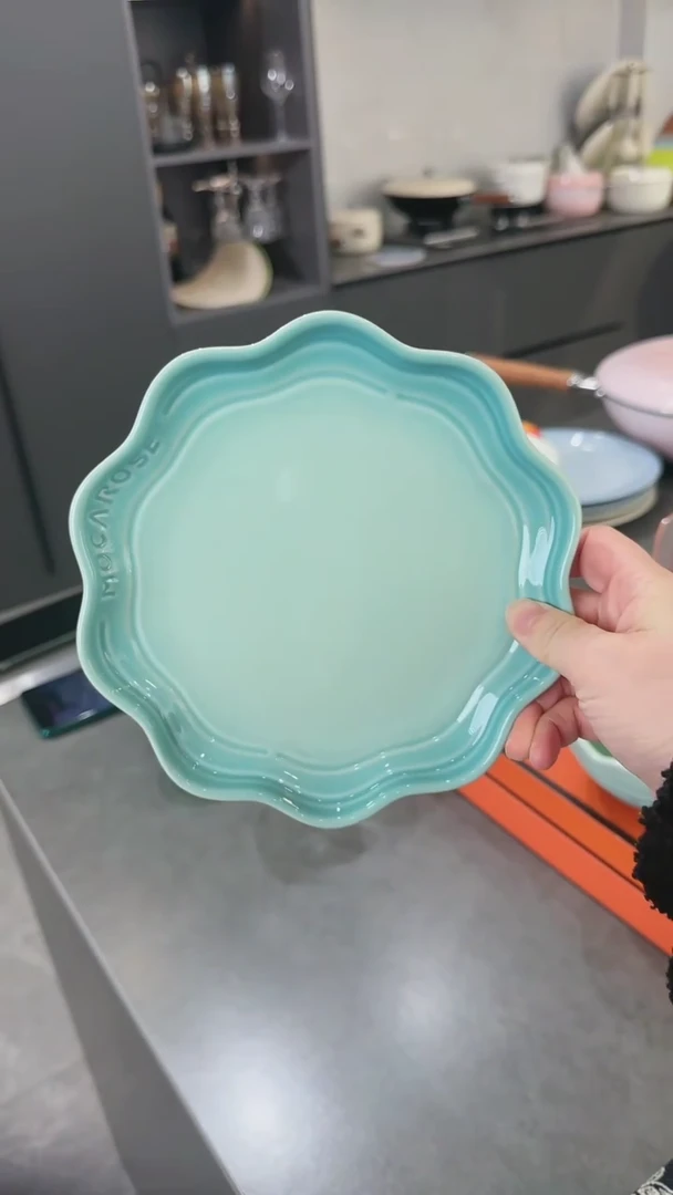 【闪购商品】瓷炻彩花边盘18CM-孔雀青