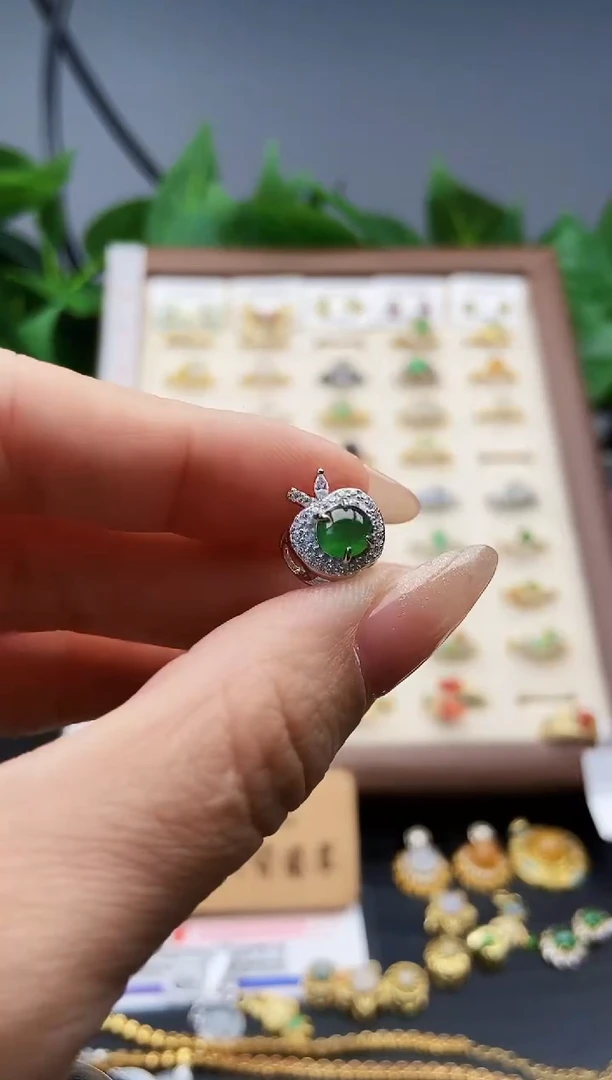 颈饰银S925镶嵌翡翠天*12