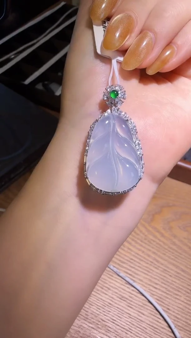 颈饰银S925镶嵌翡翠吊坠52