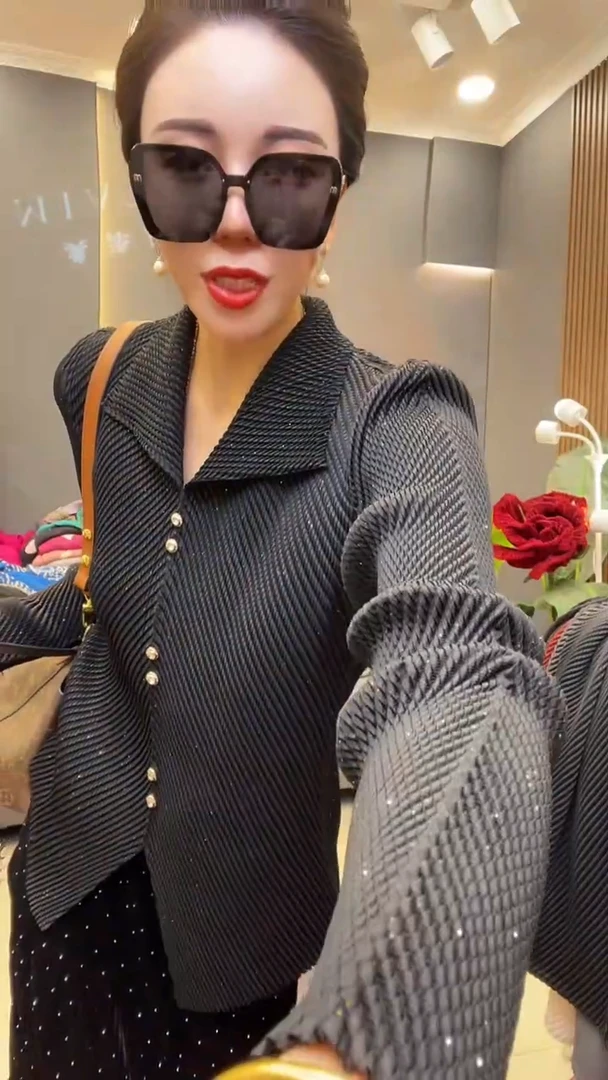 聚酯纤维（涤纶）黑色 翻领衫