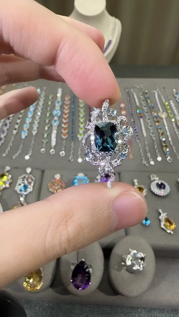 颈饰银S925镶嵌托帕石9*11mm吊坠伦敦蓝