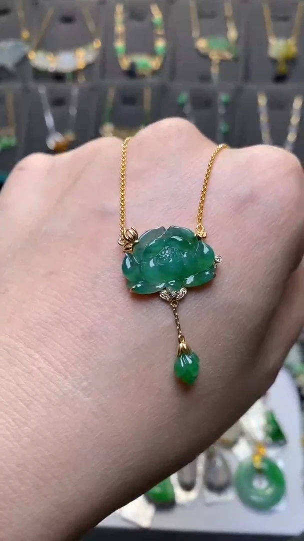 颈饰18K金镶嵌翡翠净货35156
