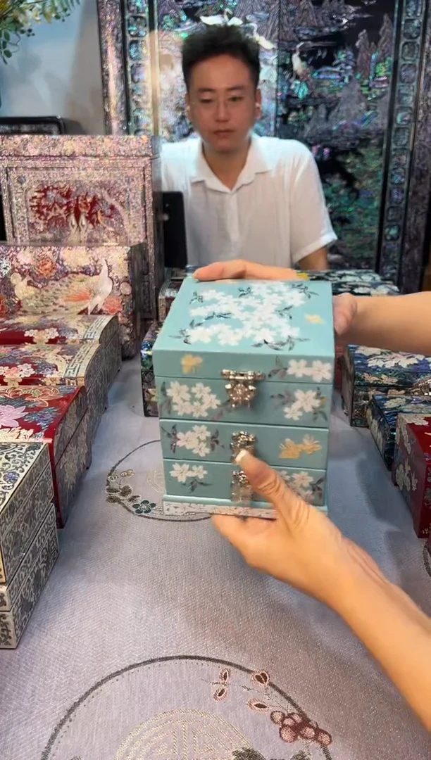 满贝底·弘贝雅螺钿漆器文化馆