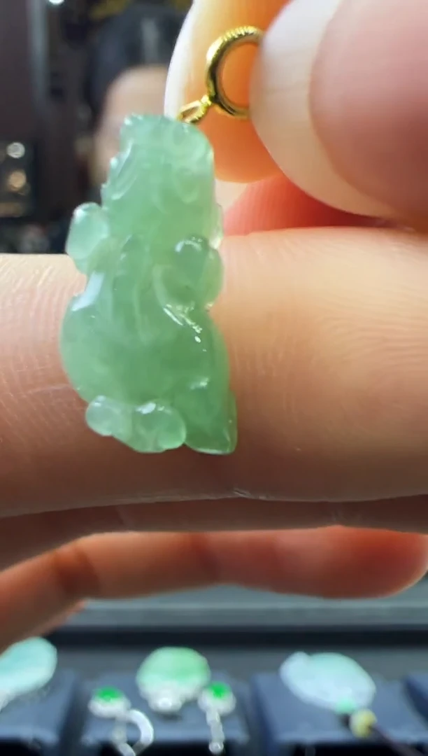 【闪购商品】翡翠挂件18K金镶嵌貔貅小滴溜