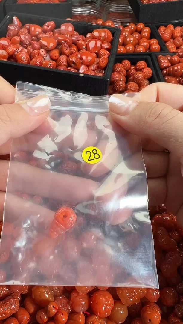 颈饰未镶嵌南红玛瑙1