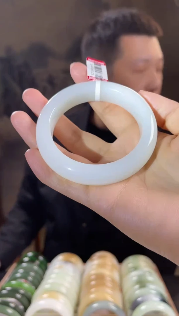 未镶嵌手镯和田玉56+圈口4133