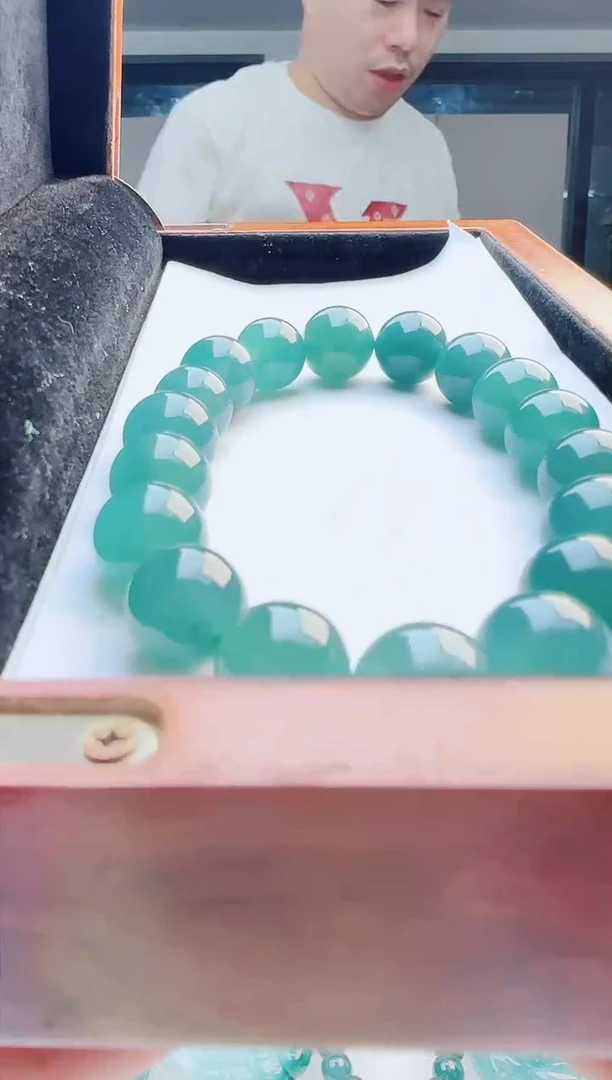 翡翠未镶嵌颈饰多样性发其中一