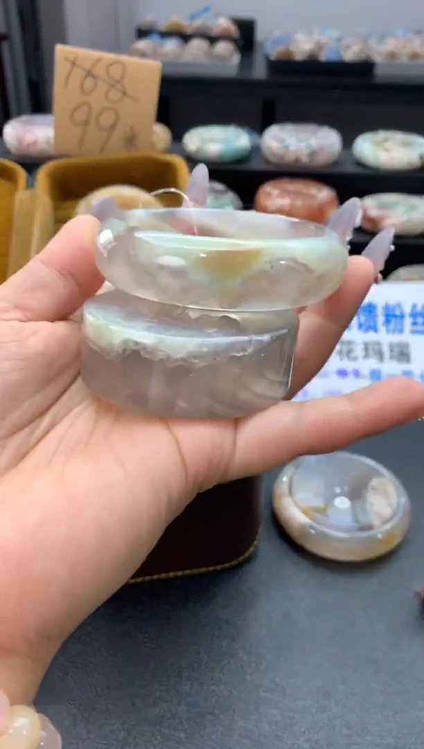 未镶嵌手镯石英质玉（57-58圈口）赠送镯心 无证书