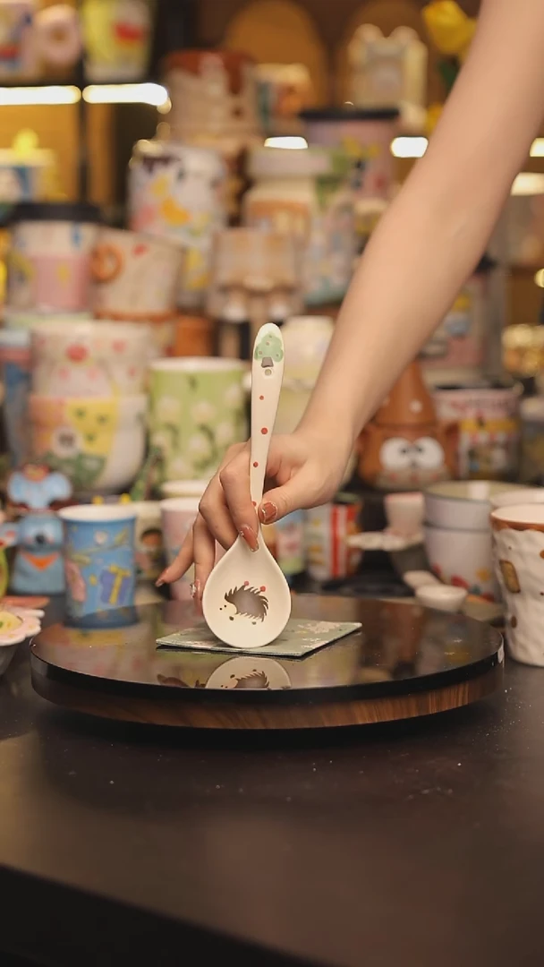 景德镇釉下彩绘设计师款式陶瓷