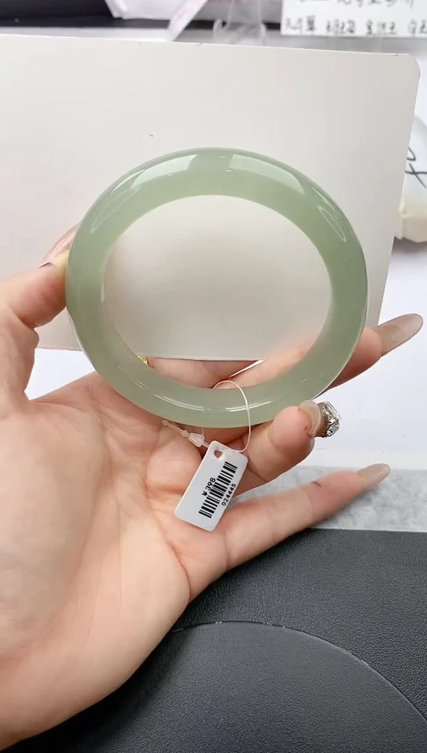 未镶嵌手镯石英质玉w150-DB61+
