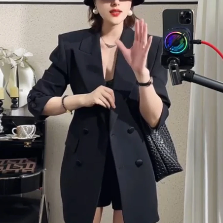 黑色小西装外套女2025新款春秋装今年流行休闲高级感蚂蚁腰小西服