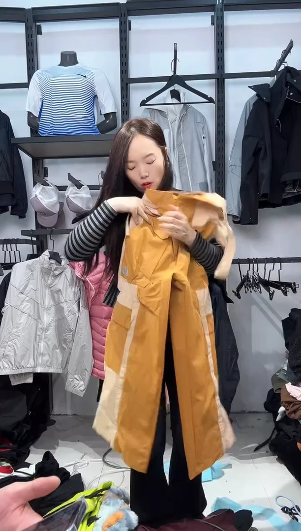 2822编码  瑕疵直播间过款为准 尺码S