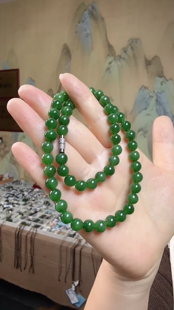 颈饰未镶嵌和田玉.