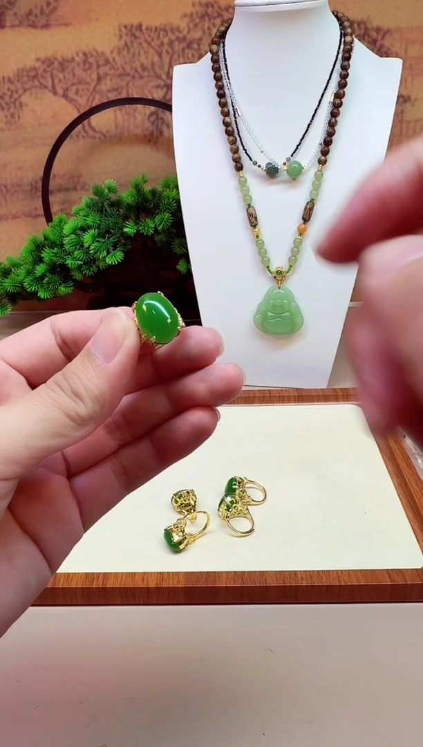 和田玉戒指14K金镶嵌J05