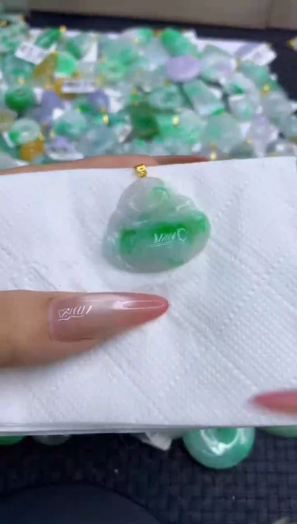 颈饰18K金镶嵌翡翠天然缅甸A货翡翠