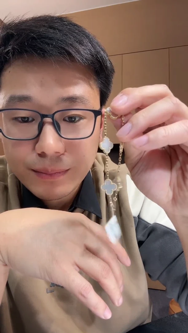 【闪购商品】贝壳（贝母）套链18K金镶嵌白色k黄，四叶草套链GHJ