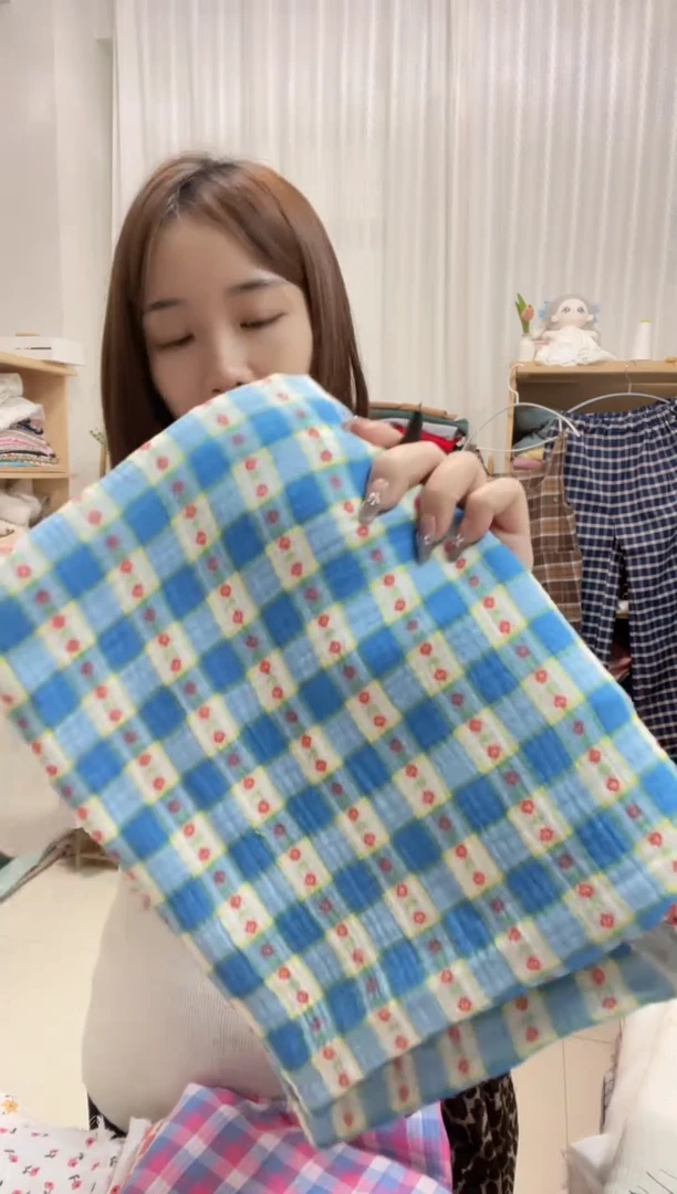 棉1米蓝色格红小花泡泡双层棉