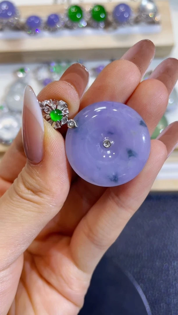 吊坠(不含链)18K金镶嵌翡翠团购88