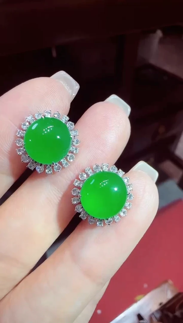 【闪购商品】翡翠耳饰18K金镶嵌蛋面