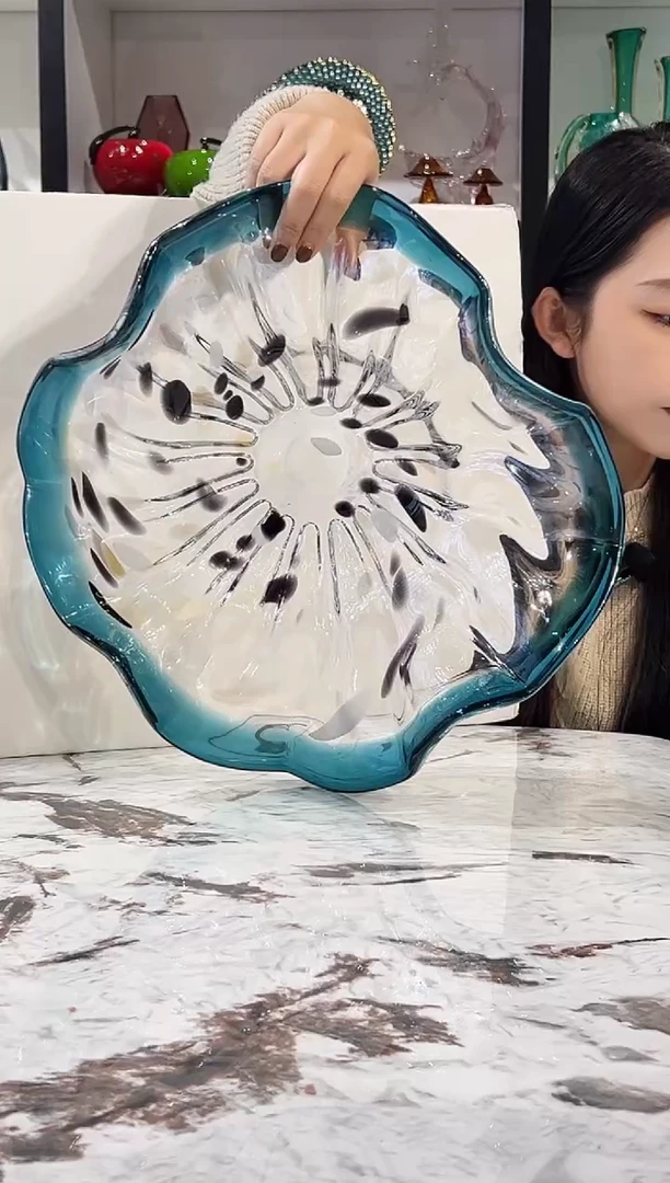 蓝色荷叶琉璃小果盘