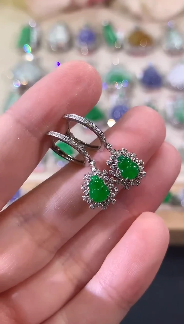 18K金镶嵌翡翠耳饰冬日珠宝Q43