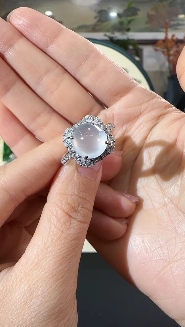 18K金镶嵌戒指翡翠?**琪冰蛋面戒指