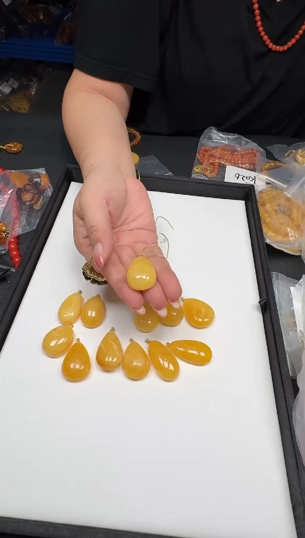 蜜蜡颈饰18K金镶嵌177