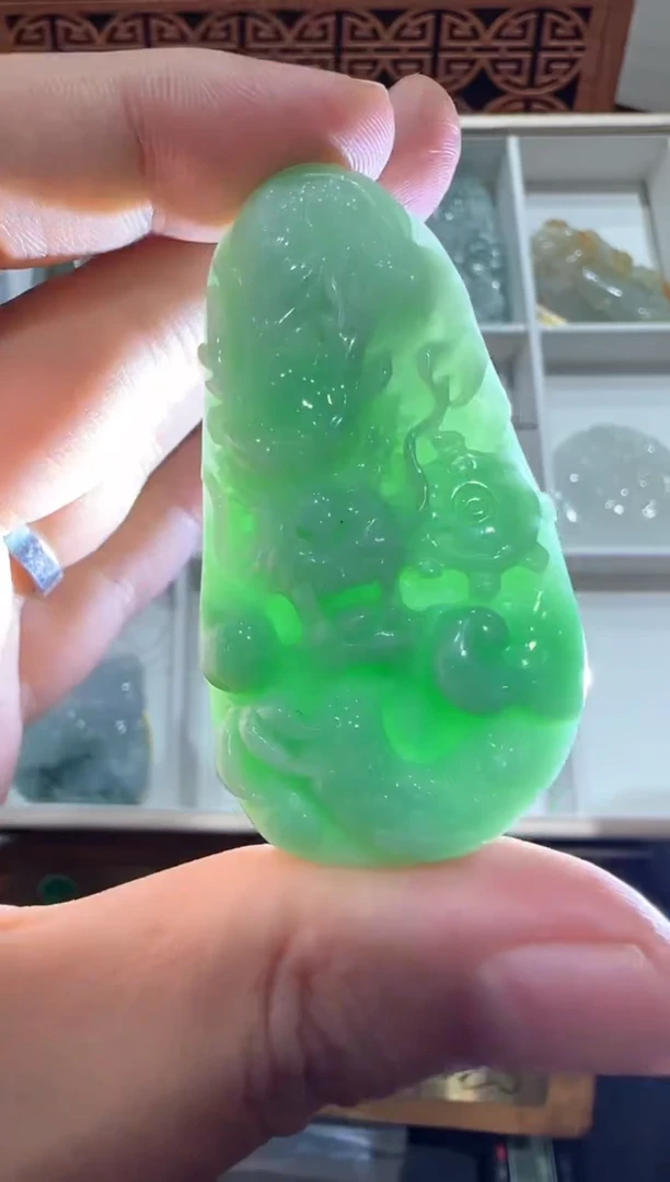 翡翠挂件未镶嵌A货翡翠多样性孤品