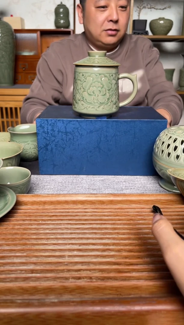 【闪购商品】其他纯手工秘色牡丹纹办公杯套盒