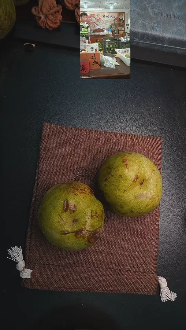 把件文玩核桃南瓜墩75尺左右2个（售出不退不换）青皮