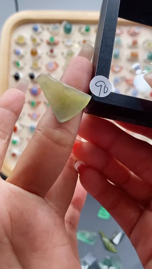 【闪购商品】翡翠裸石缅甸天然A货翡翠裸石+