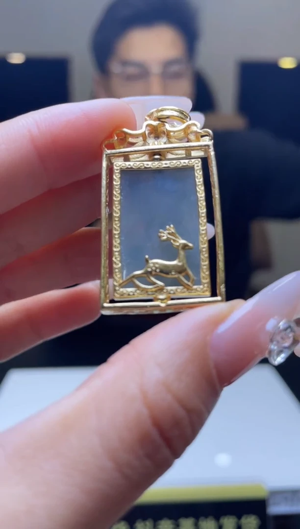 【闪购商品】翡翠吊坠(不含链)未镶嵌天然A货翡翠