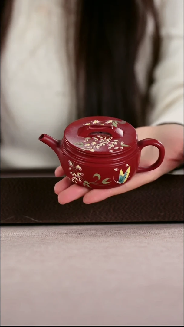 茶壶紫砂朱泥蝶恋花双线汉瓦