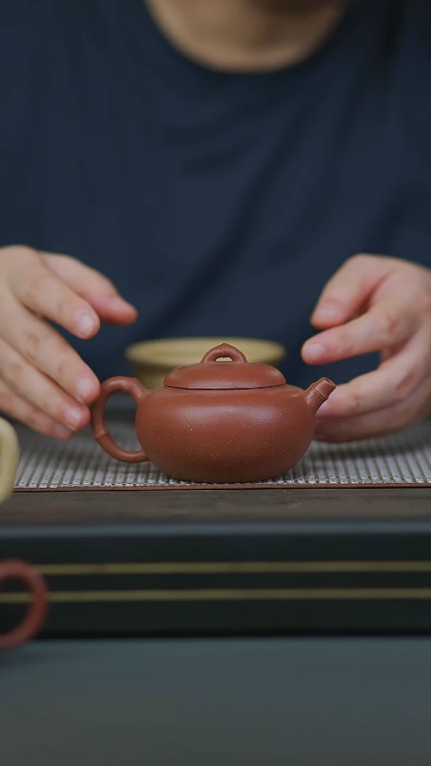 茶壶紫砂红降坡竹节壶150cc