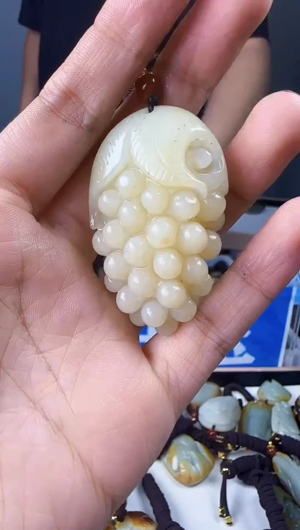 和田玉未镶嵌颈饰1