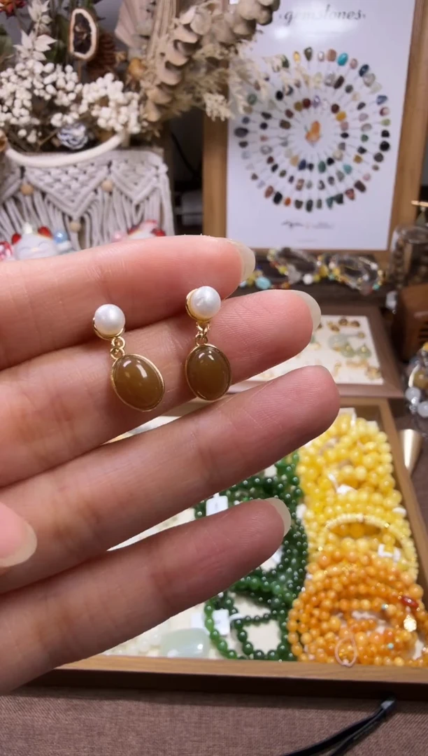 水晶摆件未镶嵌耳钉