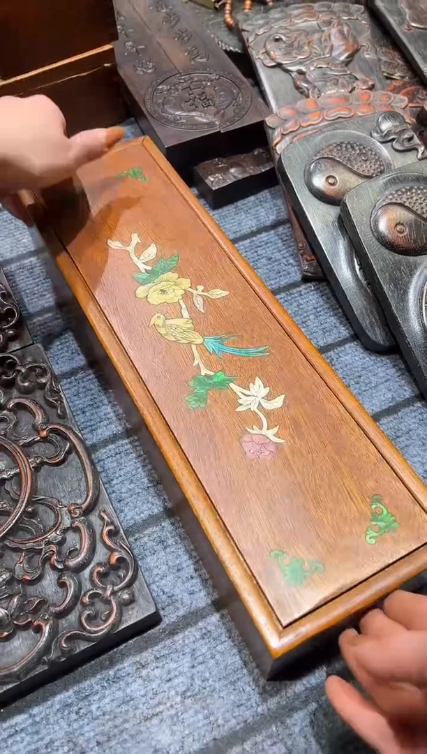 木紫檀雕刻一物一拍