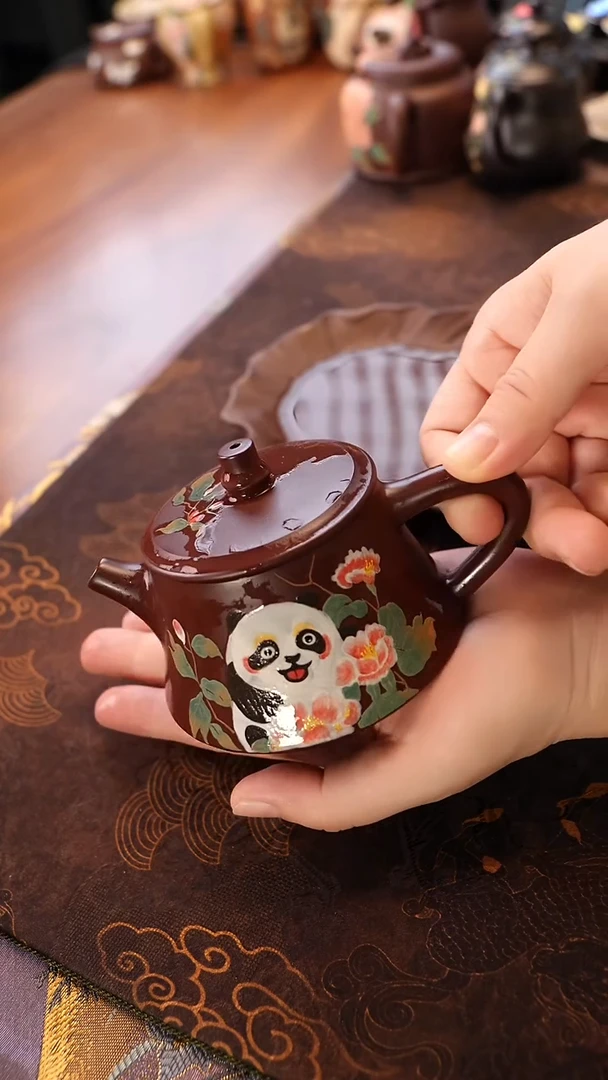 紫砂茶宠紫朱泥汉瓦壶 熊猫