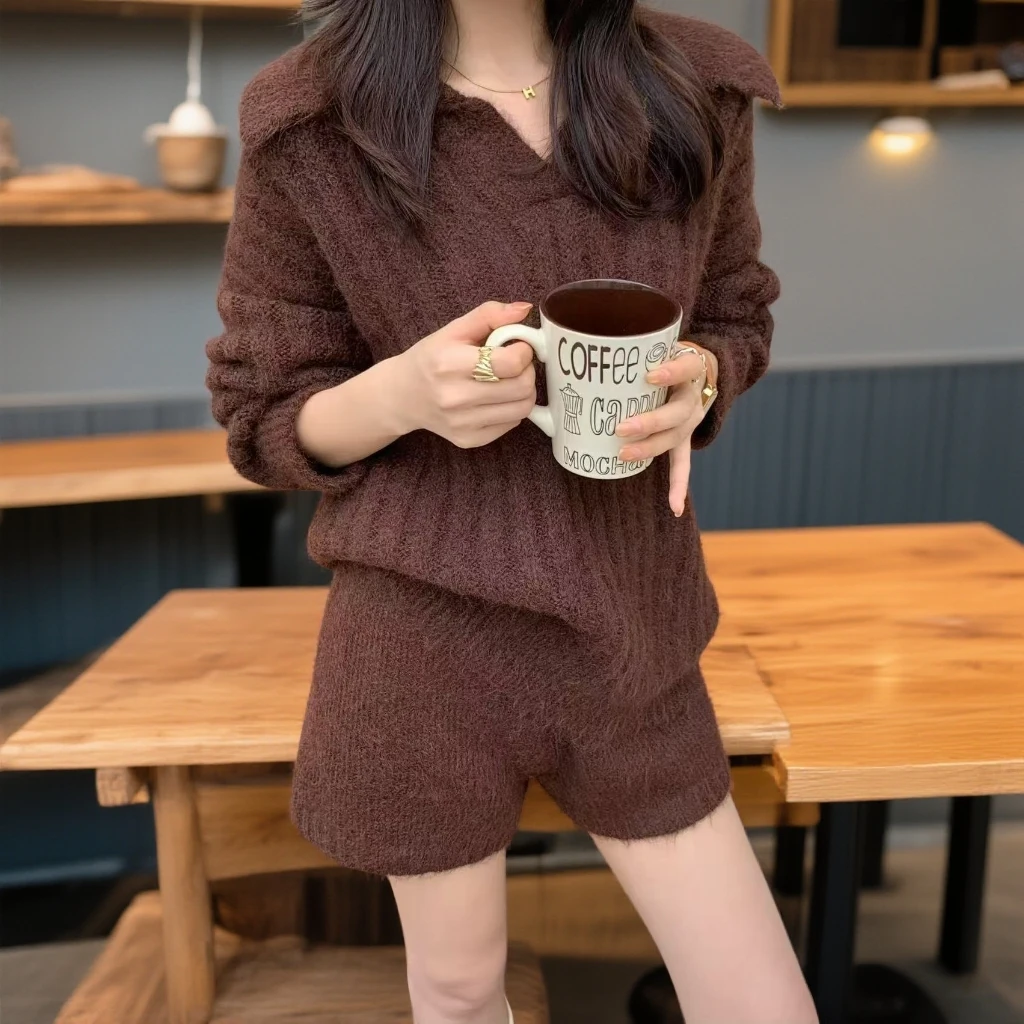 【2025新款】女装POLO领格针织衫毛衣+包短裤时尚两件套