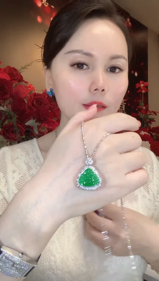 吊坠(不含链)18K金镶嵌翡翠C102
