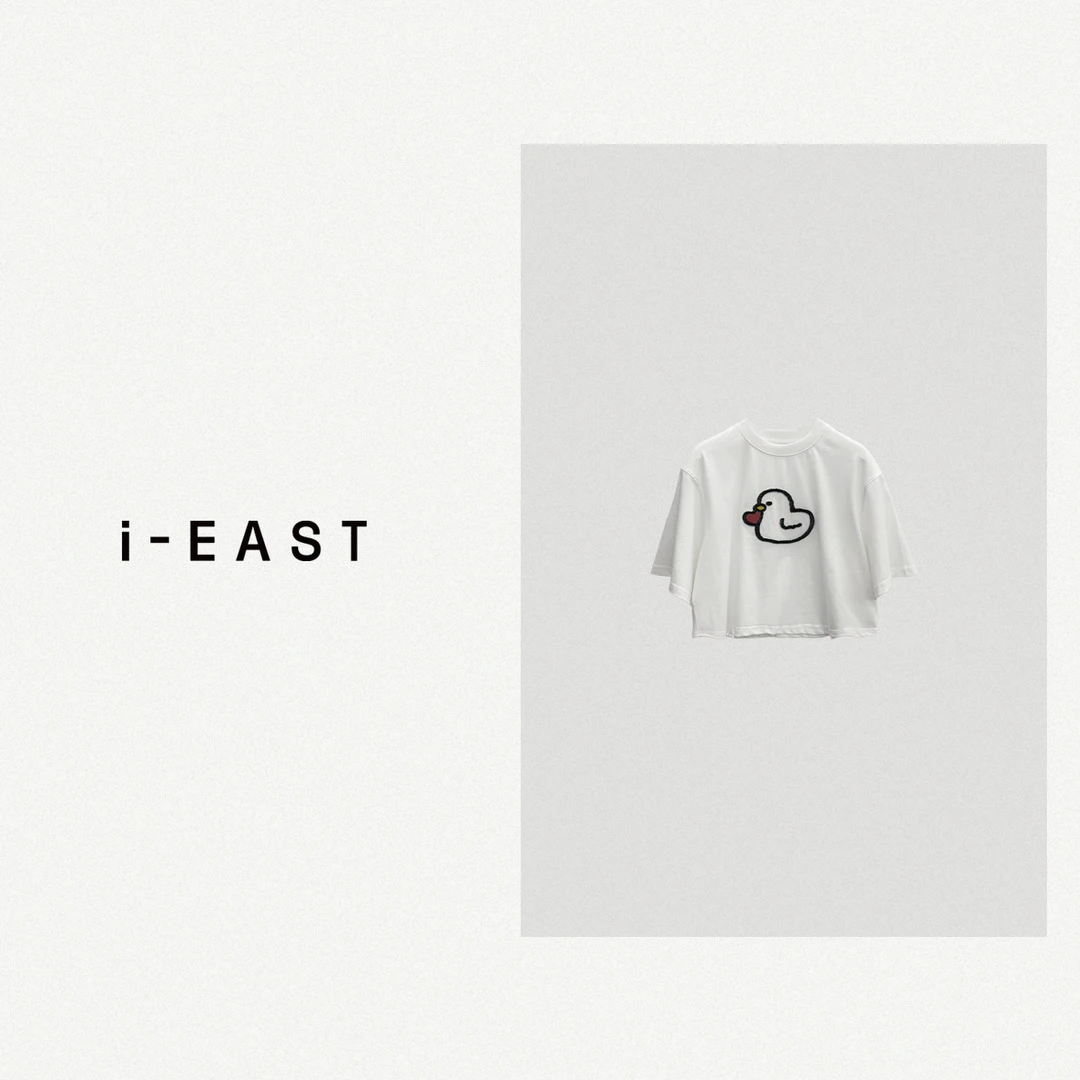 i-EAST 卡通爱心鸭~ 时尚百搭爱心鸭刺绣短袖-4X T12371