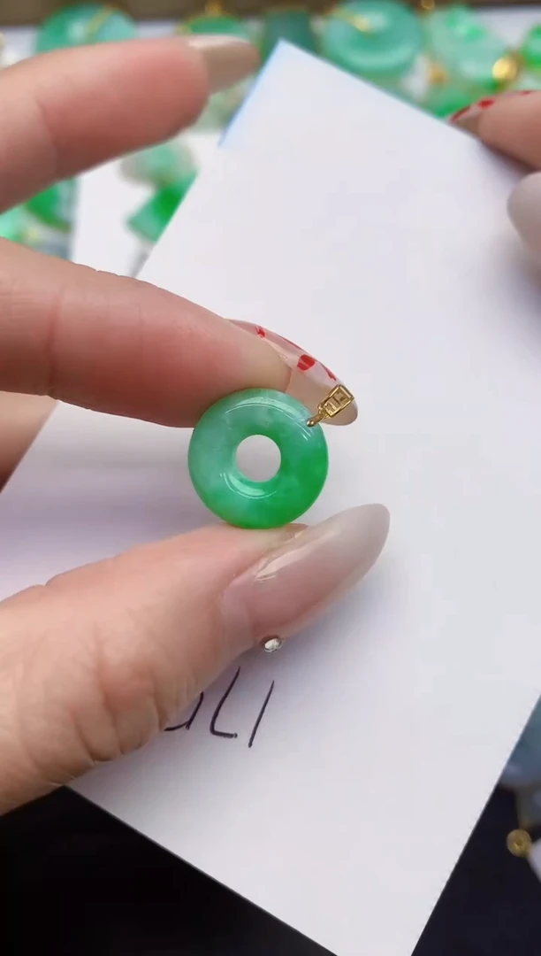 【闪购商品】翡翠颈饰18K金镶嵌0000000000