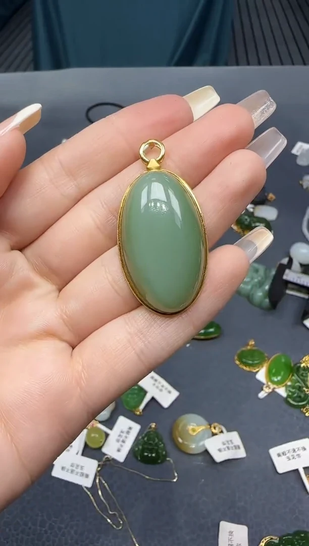 【闪购商品】和田玉耳饰18K金镶嵌1