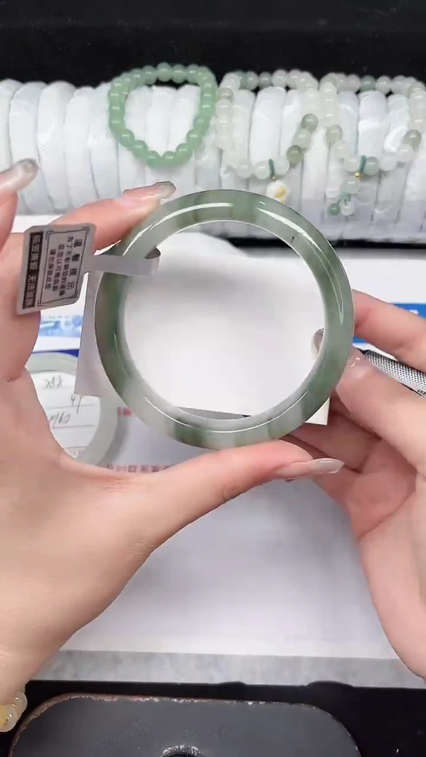 未镶嵌手镯石英质玉256-60/61