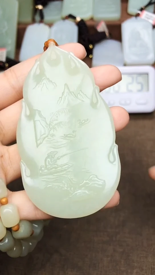 和田玉未镶嵌颈饰1