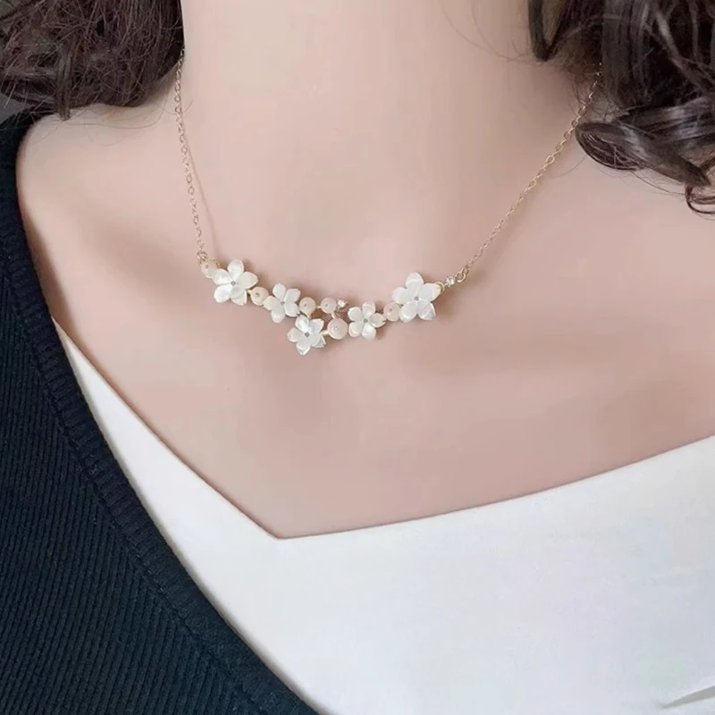 铜合金项链 铜合金项链桃花朵朵开项链神器新款轻奢女锁骨链吊坠