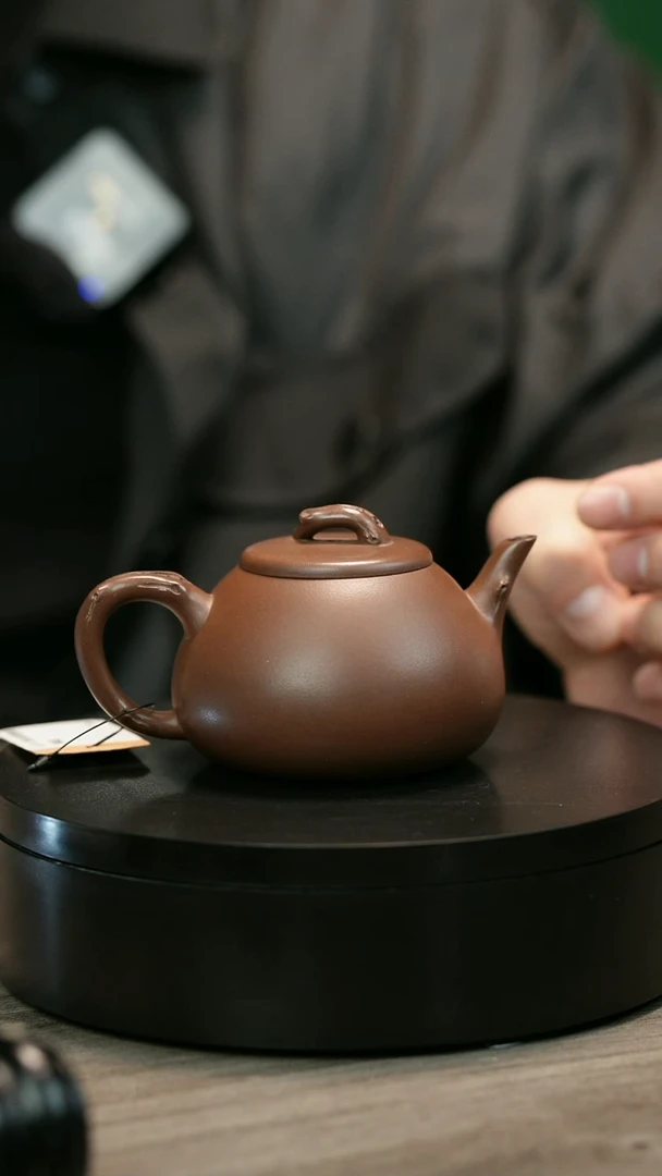 茶壶紫砂一**勇H1747周卓琴底槽清树圆