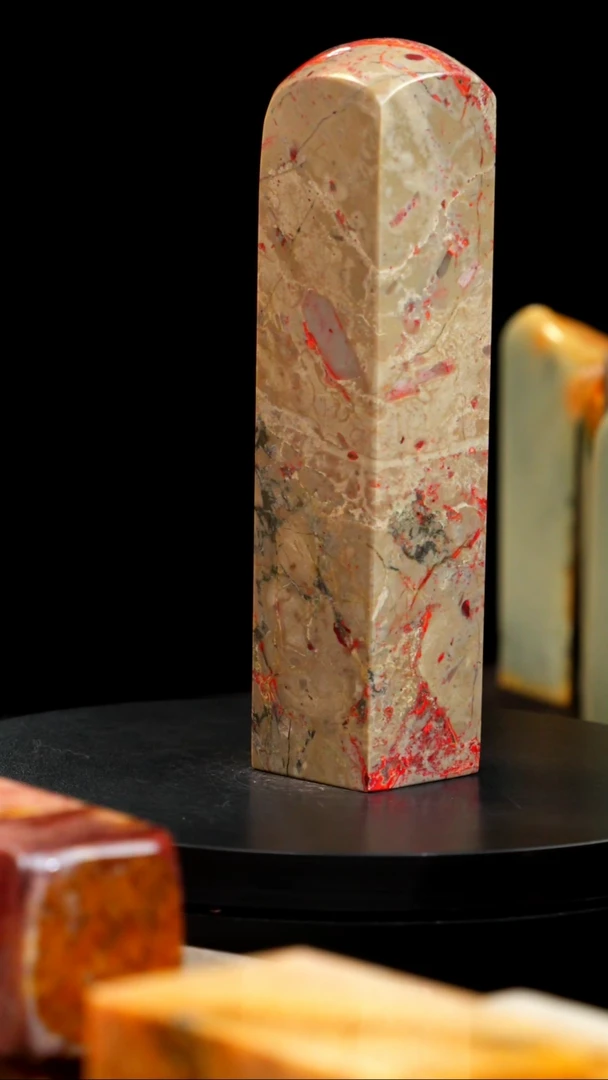 鸡血石田黄鸡血石