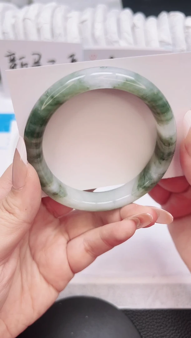 未镶嵌手镯石英质玉147-60.2