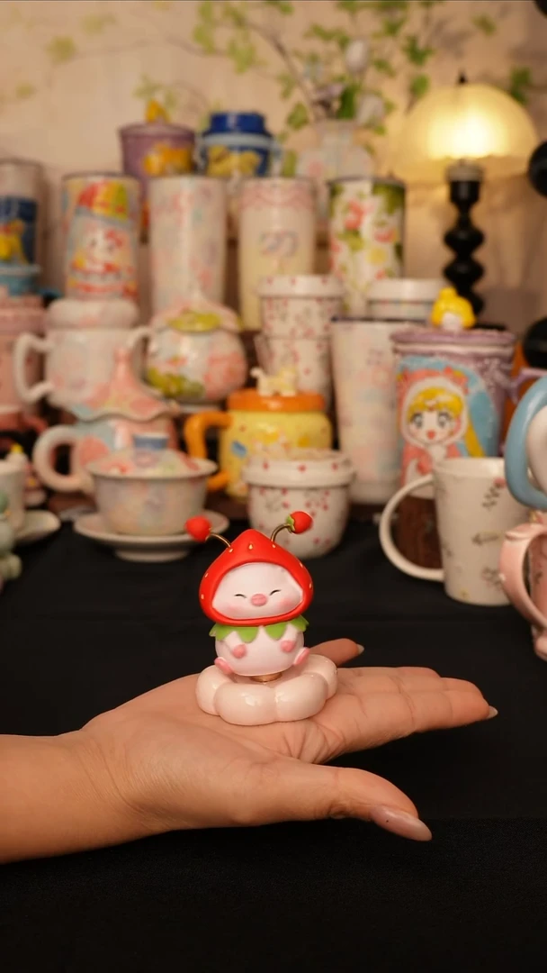 陶景德镇手绘的杯子